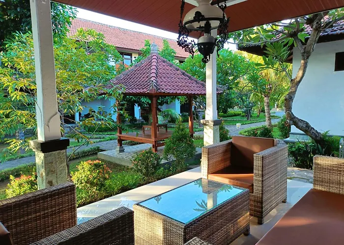 Rini Hotel Lovina