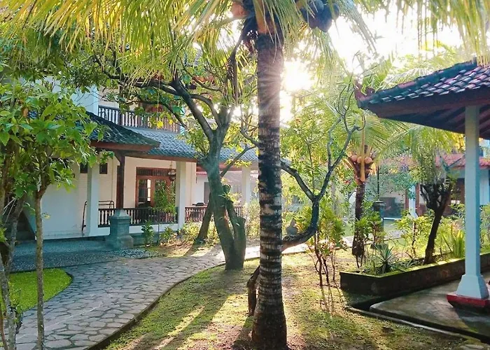 Rini Hotel Lovina